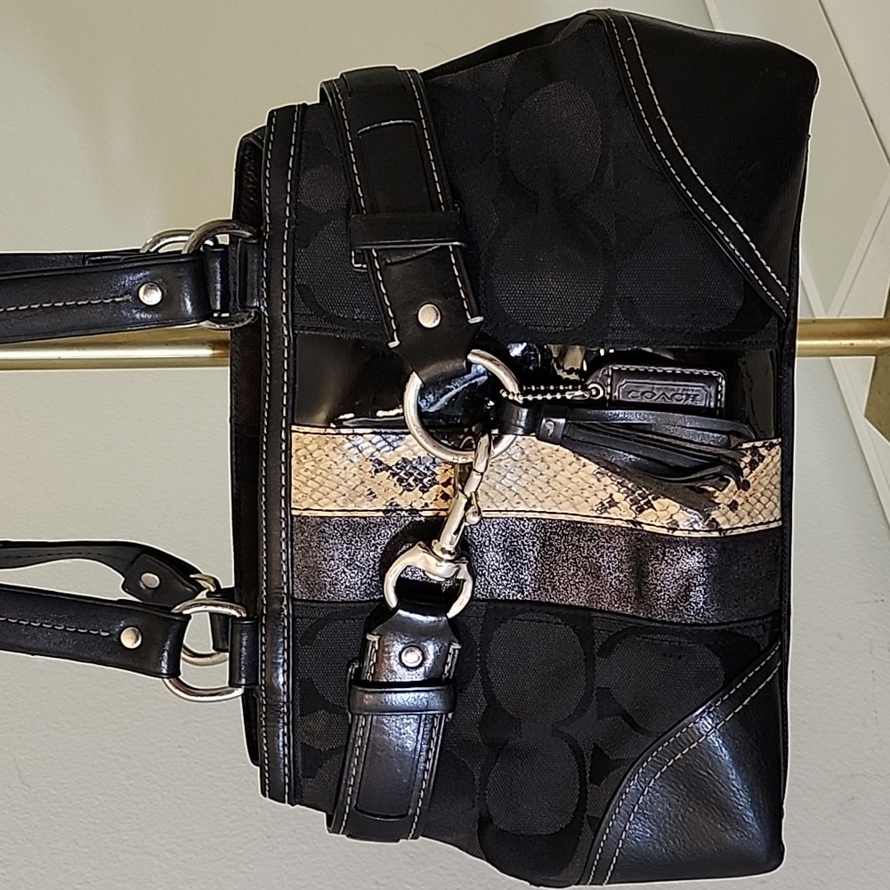 Coach Y2K Elegant  Hamptons Hobo Mobwife  Shoulder Bag - Picture 4 of 16